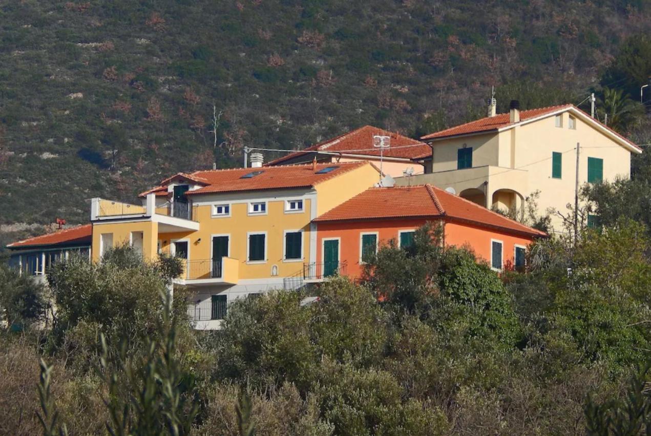Casa Di Claudia Lejlighed Arnasco Eksteriør billede